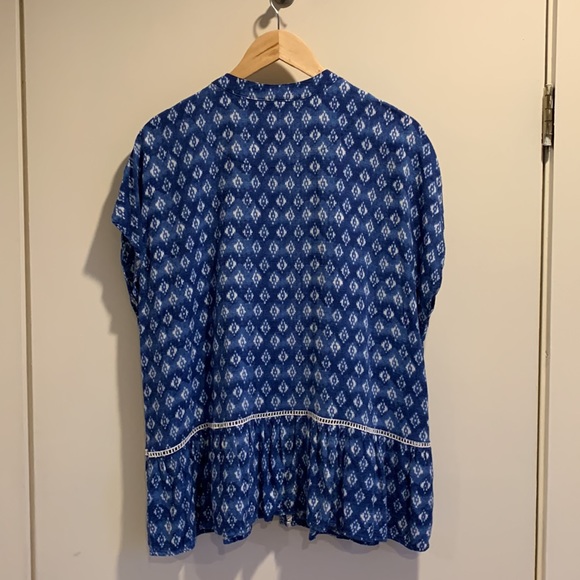 Printed Cap Sleeve Button Down Shirt - Picture 3 of 5